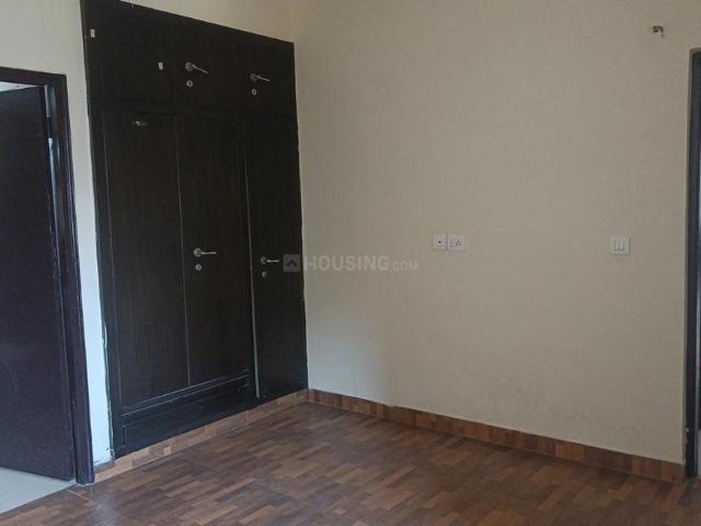 2.5 BHK Apartment in Sector 75 for rent Noida. The reference number is 19996801