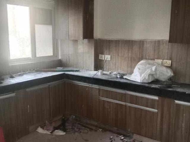 2.5 BHK Apartment in Sector 75 for resale Noida. The reference number is 19500049