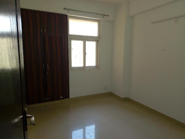 2.5 BHK Apartment in Sector 76 for rent Noida. The reference number is 19869363