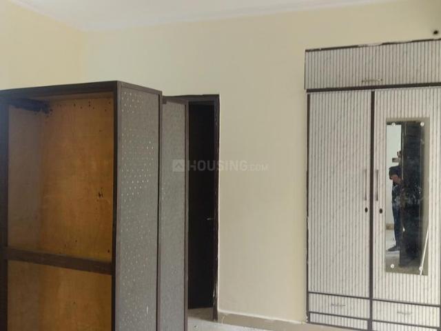 2.5 BHK Apartment in Sector 76 for rent Noida. The reference number is 19890921