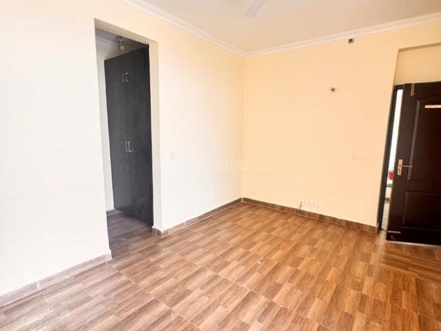 2.5 BHK Apartment in Sector 76 for rent Noida. The reference number is 20604544