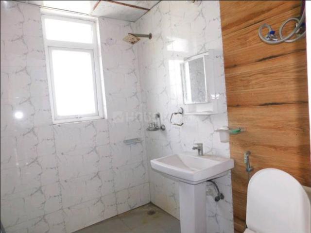 2.5 BHK Apartment in Sector 76 for rent Noida. The reference number is 20011667