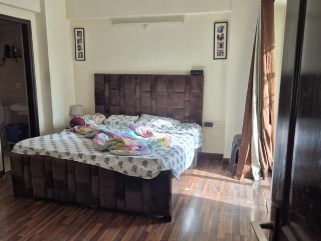 2.5 BHK Apartment in Sector 76 for rent Noida. The reference number is 20295483