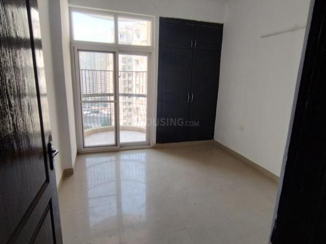 2.5 BHK Apartment in Sector 76 for resale Noida. The reference number is 20035104