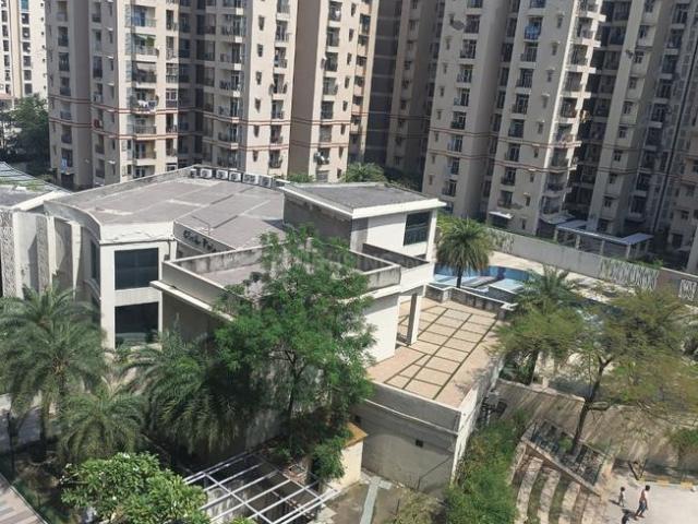 2.5 BHK Apartment in Sector 76 for resale Noida. The reference number is 20242821