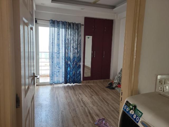 2.5 BHK Apartment in Sector 77 for rent Noida. The reference number is 20460701