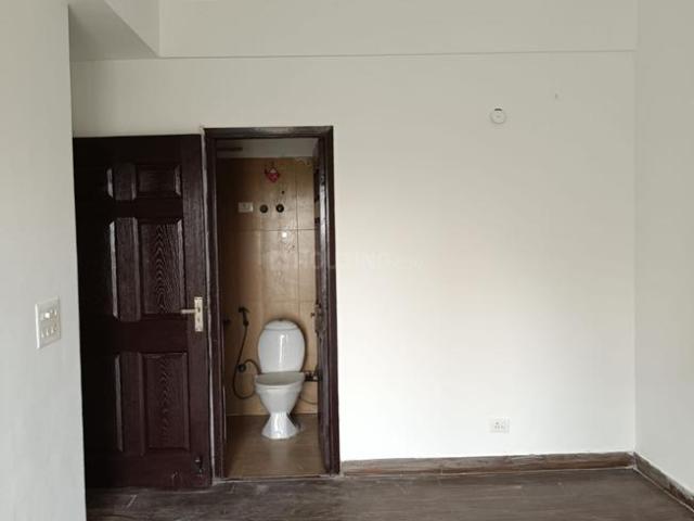 2.5 BHK Apartment in Sector 77 for rent Noida. The reference number is 20282426