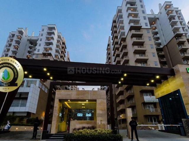 2.5 BHK Apartment in Sector 77 for resale Noida. The reference number is 20216464