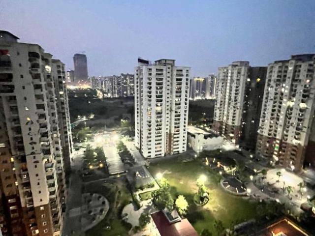 2.5 BHK Apartment in Sector 78 for rent Noida. The reference number is 20428598