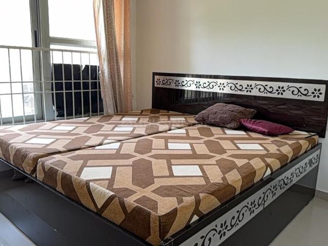 2.5 BHK Apartment in Shantigram for rent Ahmedabad. The reference number is 20175526
