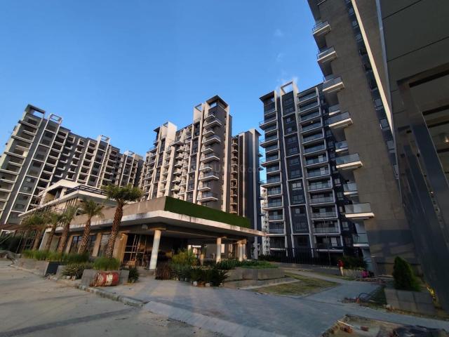 2.5 BHK Apartment in Sushant Golf City for rent Lucknow. The reference number is 19873437