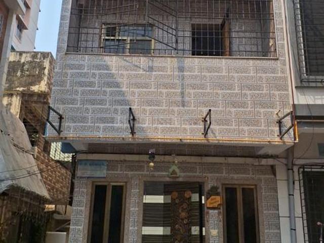 2.5 BHK Duplex in Kandivali West for rent Mumbai. The reference number is 19613371
