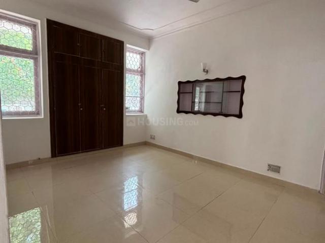 2.5 BHK Independent Builder Floor in Sarvodaya Enclave for rent New Delhi. The reference number is 20569481