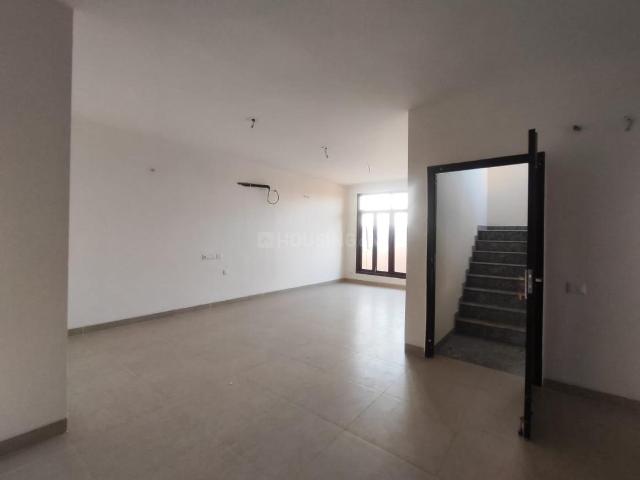 2.5 BHK Independent Builder Floor in Wave City for resale Ghaziabad. The reference number is 20387833