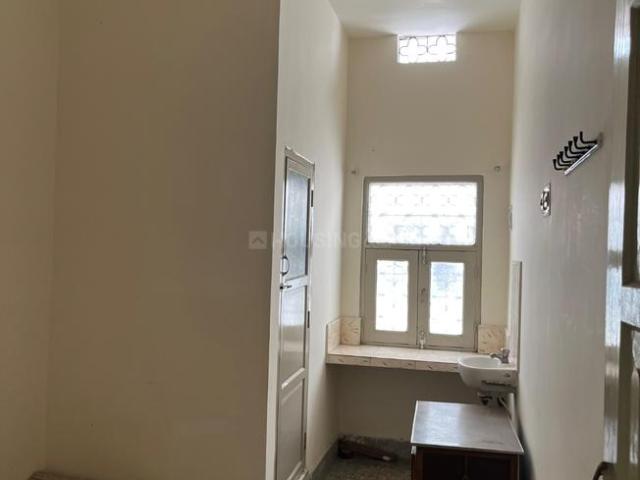 2.5 BHK Independent House in Samanpura for rent Patna. The reference number is 20715048