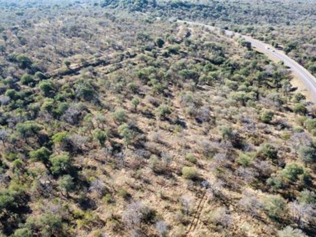 2.5 ha Land available in Hoedspruit