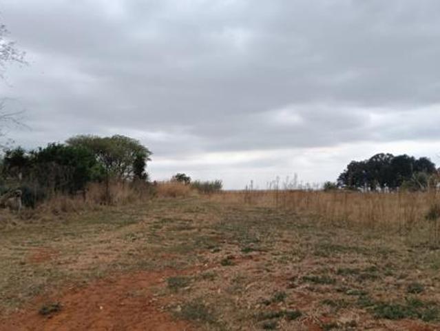 2.5 ha Land available in Sundra