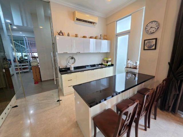 2.5 level semi d at tavistock avenue! Mrt! good value! Semi Detached House For Sale, $6,500,000, 5 Bed 5 Bath 3,500 sqft $2,450.00 psf