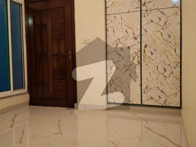 5 Marla Dubble Story House For Rent Near punjab Bank