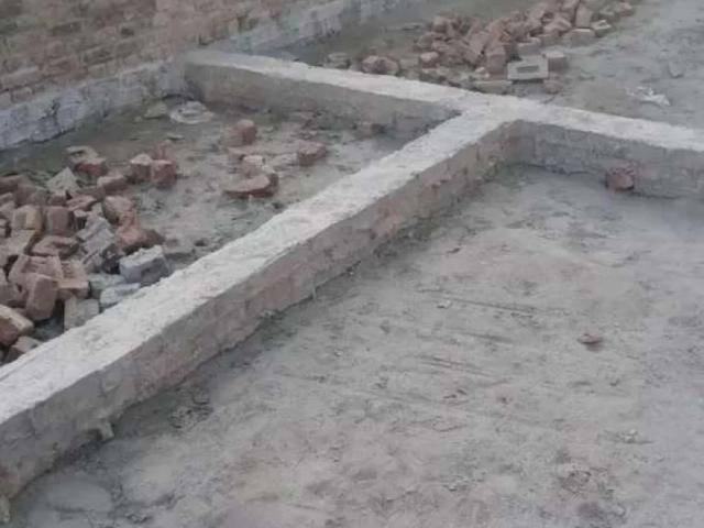 2.5 marla ke 2 plot hain 1 be mil sakta hai or 2 be Sialkot ID 59515