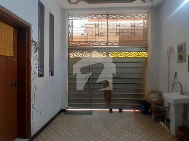 2.5 Marla House With 4 Rooms And Attached Bathrooms. Water And Electricity Available. Located In A Good Area Near The Main Road, Perfect For Family Living