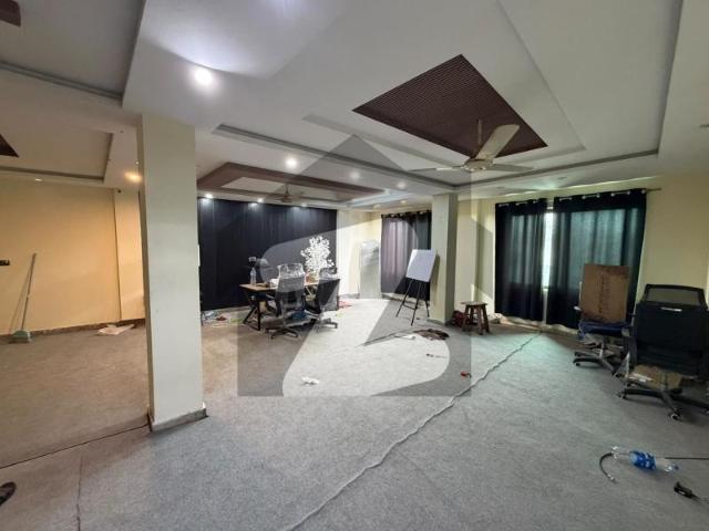 2.5 Marla Room For warehouse or Studio etc Gulberg 3