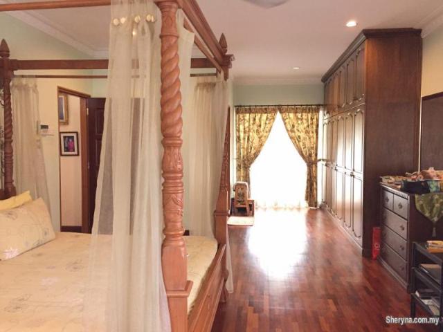 ~ 2. 5 Storey Gated Bungalow Kemensah Heights Ampang ~