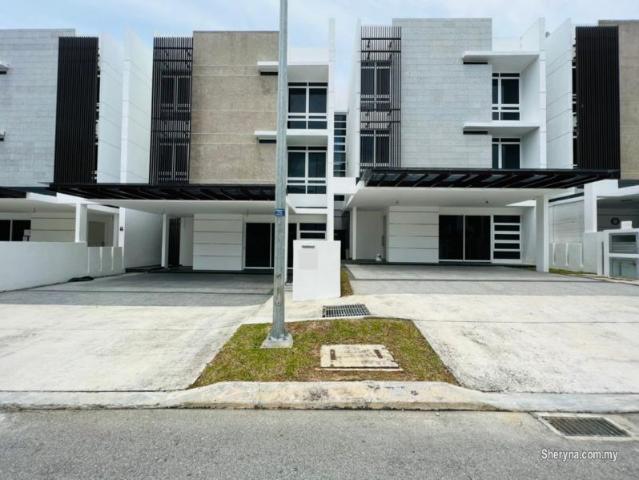 2. 5 storey hyperlink terrace duta villa presint 14 putrajaya