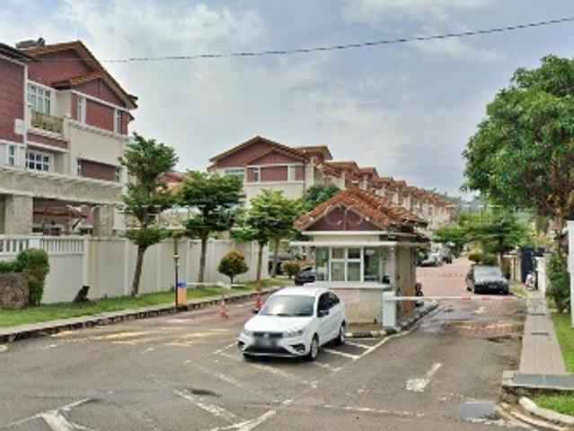 2.5 Storey Semi Detached House, Corner Lot