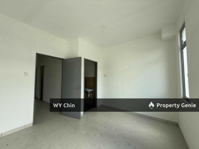 2.5 storey terrace house