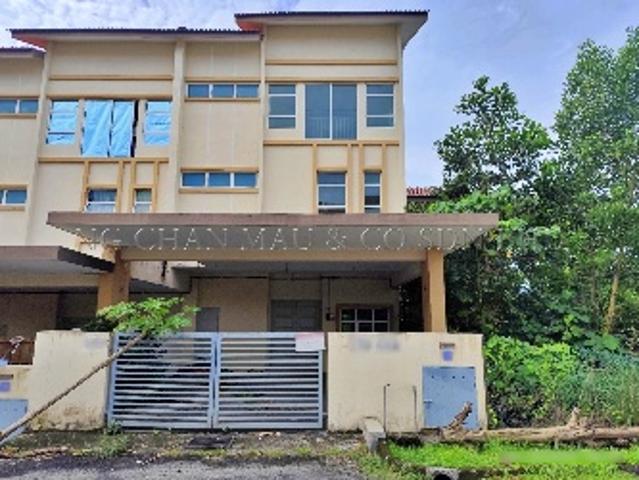 2.5 Storey Terrace House, Corner Lot