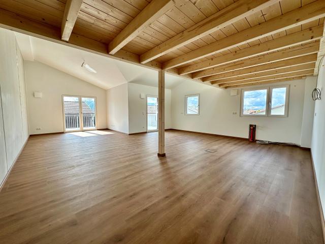 2,5 Z. Galeriewohnung mit Balkon & TG STP