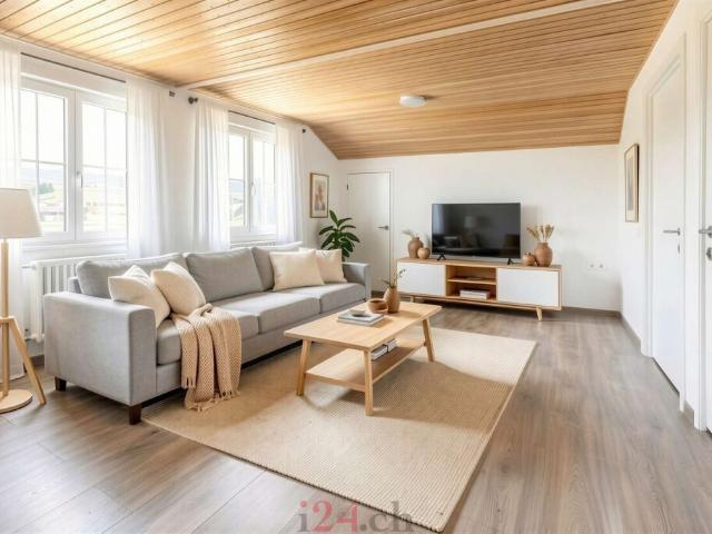 2.5?Zi Dachwohnung in 3?Parteien?Haus in Schübelbach