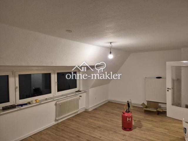 2,5 Zi. DG Whg. frisch modernisiert 5 min. per Fahrrad zum Bf. Glückstadt