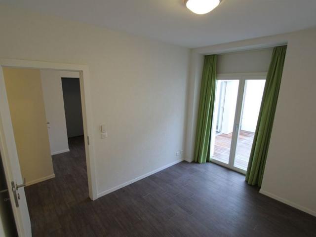 2,5 Zimmer und hell mit Loggia
