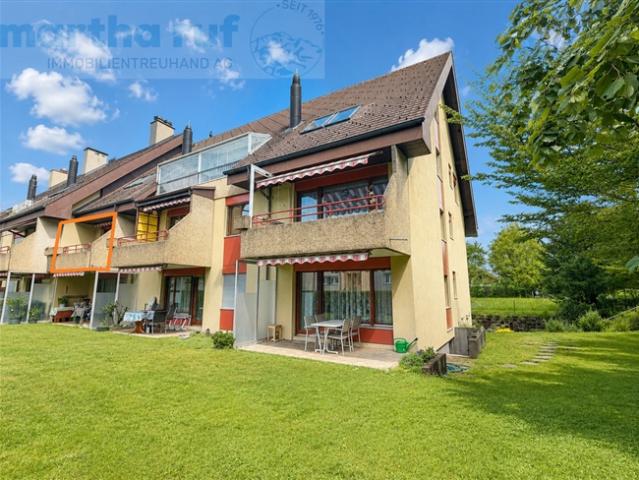 2.5 Zimmer Wohnung im 1. Stock mit Cheminée und Bergsicht