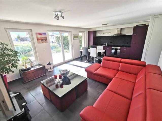 2,5 Zimmer Wohnung mit Garten im Wohngebäude