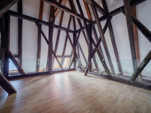 2.5 Zimmer, 192 m², 3. Stock