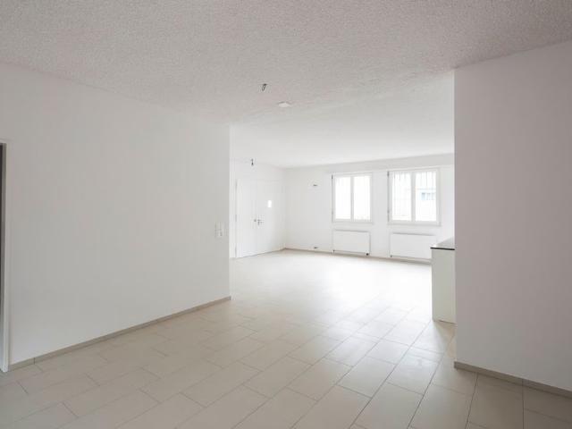 2.5 Zimmer, 100 m², EG