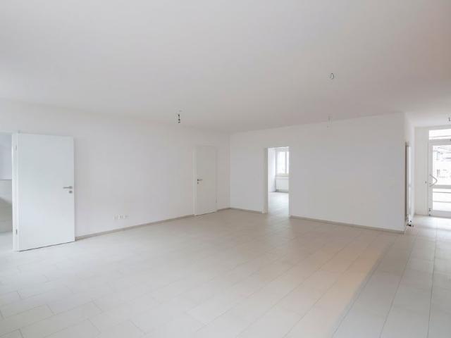 2.5 Zimmer, 100 m², EG