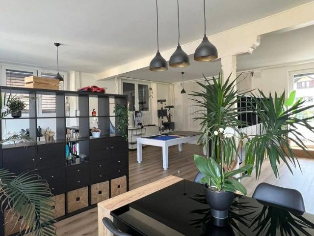 2.5 Zimmer, 100 m², 1. Stock