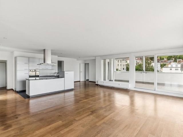 2.5 Zimmer, 104 m², 6. Stock