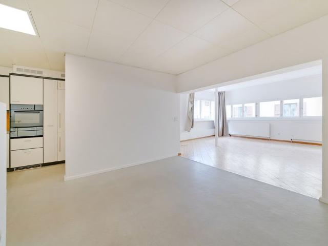 2.5 Zimmer, 120 m², 1. Stock