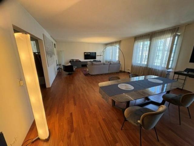2.5 Zimmer, 122 m², 3. Stock