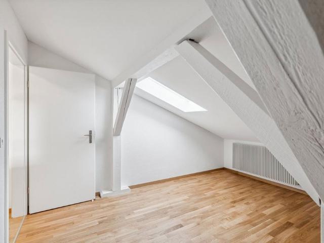 2.5 Zimmer, 135 m², 4. Stock