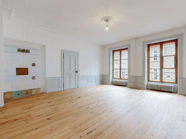 2.5 Zimmer, 136 m², 2. Stock