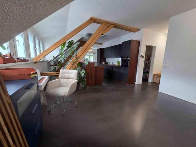 2.5 Zimmer, 200 m², 3. Stock