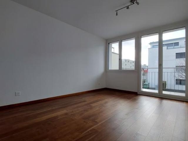 2.5 Zimmer, 56 m², 1. Stock