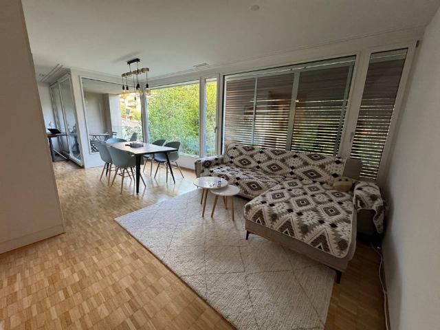 2.5 Zimmer, 64 m², 1. Stock