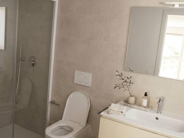 2.5 Zimmer, 64 m², 1. Stock